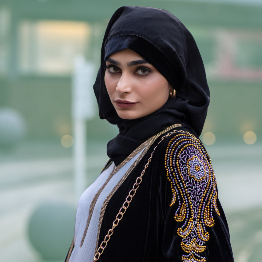 Draped in Elegance The Timeless Tale of Abaya and Kundura